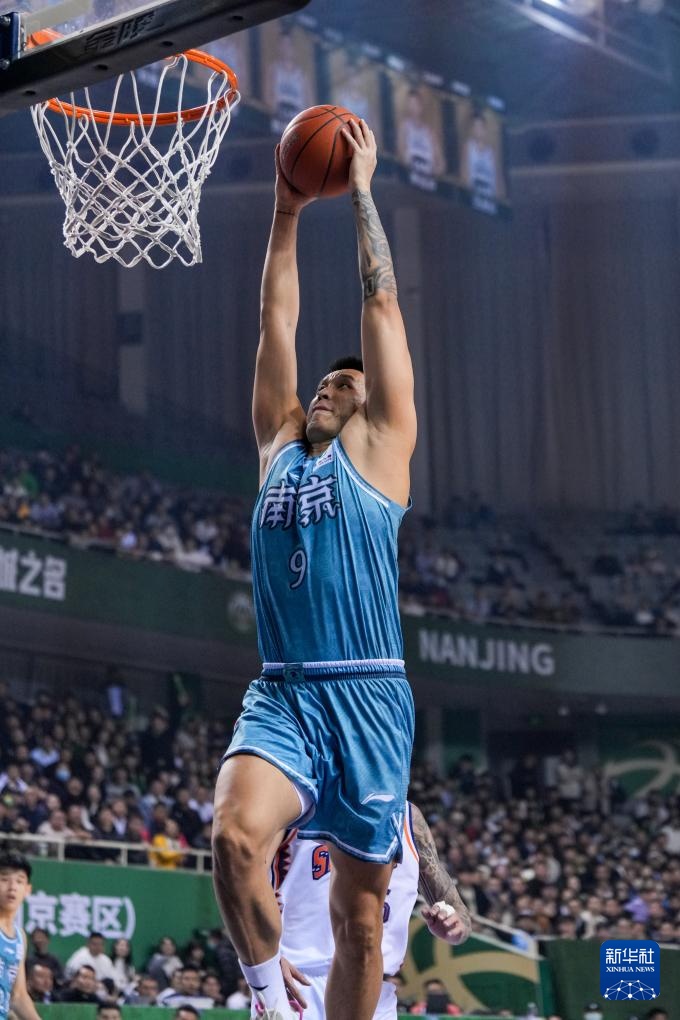 世体：巴萨为亚马尔制定了康复计划；与女友分手让其饱受困扰（世体：巴萨为亚马尔拟定康复方案；与女友分手令其深受困扰）