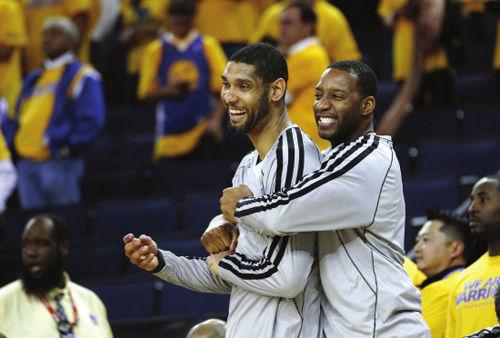 前锋训练中展现惊人速度，状态迅速回升（前锋训练场飙出惊人速度，状态回暖神速）