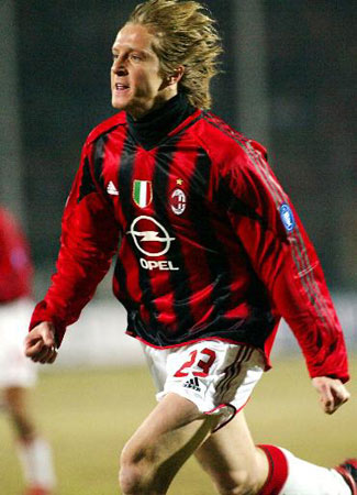 盐城队花志成左脚射门（盐城队花志成左脚劲射）