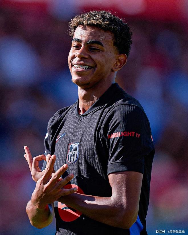 阿斯：费内巴切已与莱万初步接触，提供的一年半合同报价被拒（阿斯：费内巴切试探性联络莱万，18个月合同报价遭拒）