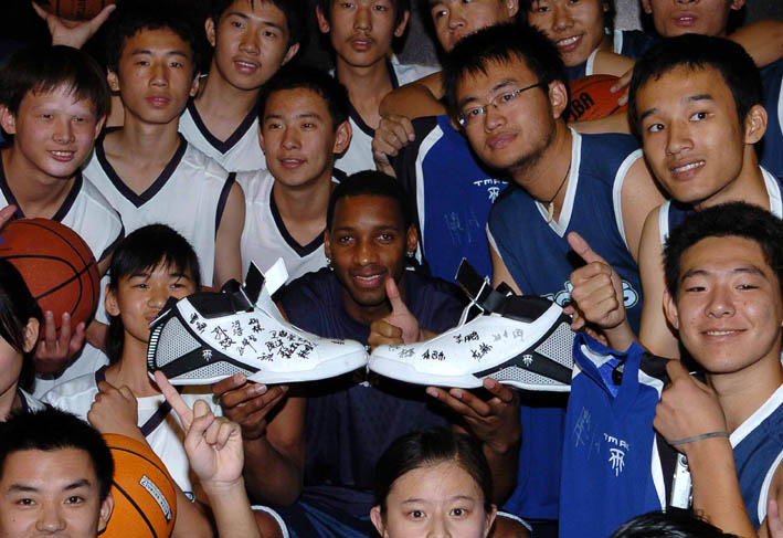 帕尔马队长：我们必须通过团队协作，共同限制莱奥的发挥（帕尔马队长：靠整体合力压制莱奥的发挥）