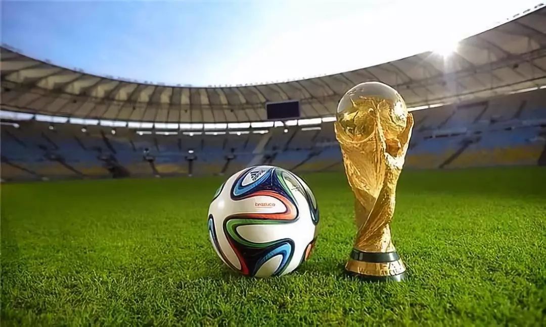 斯帅：为什么换下伊尔迪兹？我换上的是转会费5000万的奥蓬达（斯帅解释换人：伊尔迪兹下场，我派上转会费5000万的奥蓬达）