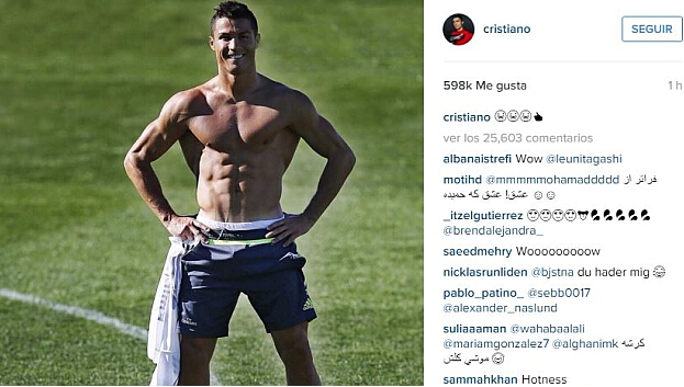 西班牙队球衣设计师：深蓝色致敬2010世界杯和伊涅斯塔绝杀球（西班牙队新球衣以深蓝致敬2010世界杯与伊涅斯塔绝杀）