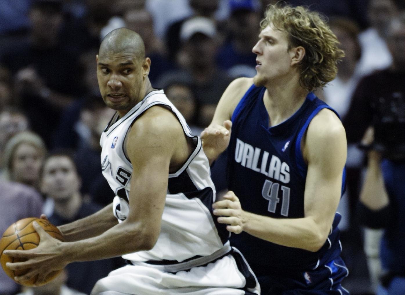 阿莫林：多古才20岁，但已经越来越像是曼联的一员（阿莫林：20岁的多古已愈发像曼联球员）