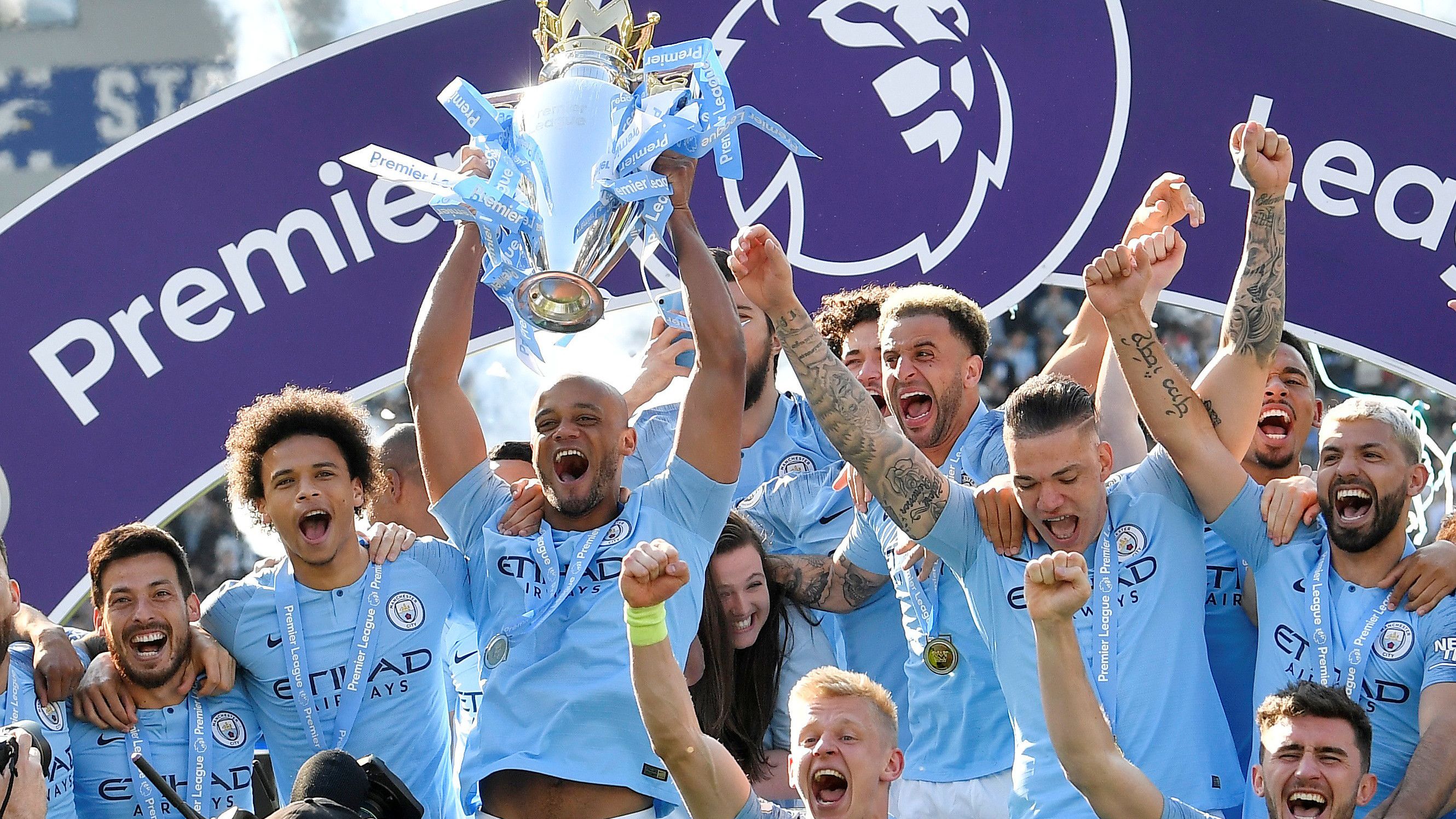 比利亚雷亚尔3-2皇家社会，莫莱罗梅开二度，阿约塞-佩雷斯建功（比利亚雷亚尔3-2力克皇家社会：莫莱罗双响，阿约塞-佩雷斯破门）