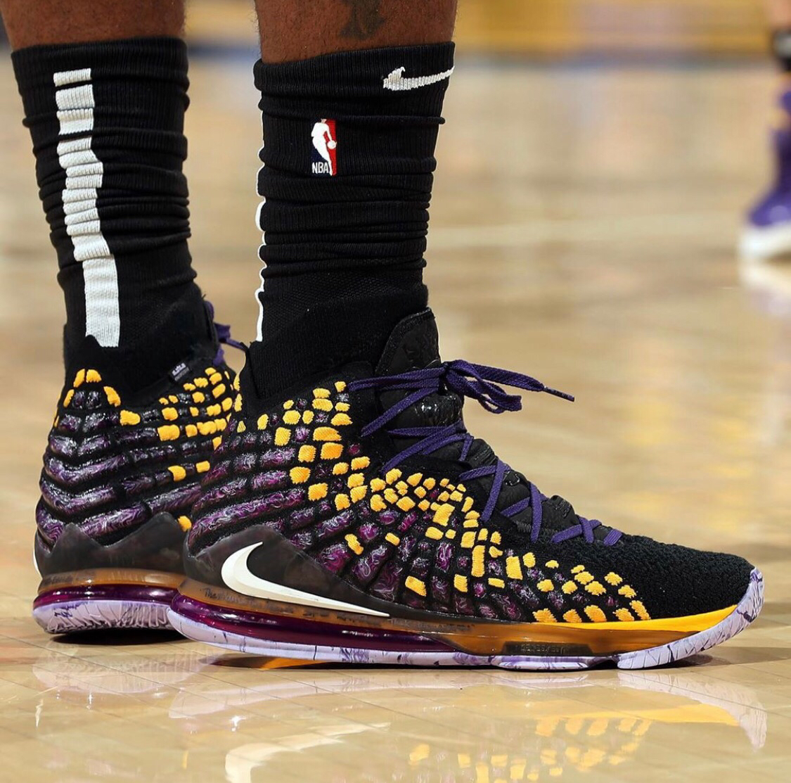 中甲半场：阿卜杜瓦哈普破门，陕西联合2-0广西平果（半场战报：阿卜杜瓦哈普建功，陕西联合2-0领先广西平果）