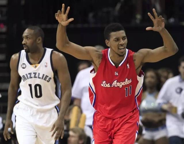 六台：老佛爷是最后一个离开伯纳乌的，这非常罕见（六台：老佛爷罕见地成为最后一个离开伯纳乌的人）