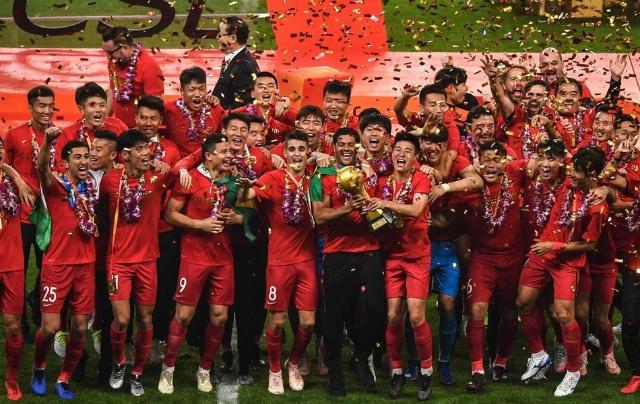 5-0！利雅得胜利开门红，C罗点射创纪录，赛后引领维京战吼（5-0大捷！利雅得胜利迎新季首胜，C罗点球刷新纪录，赛后领衔维京战吼）