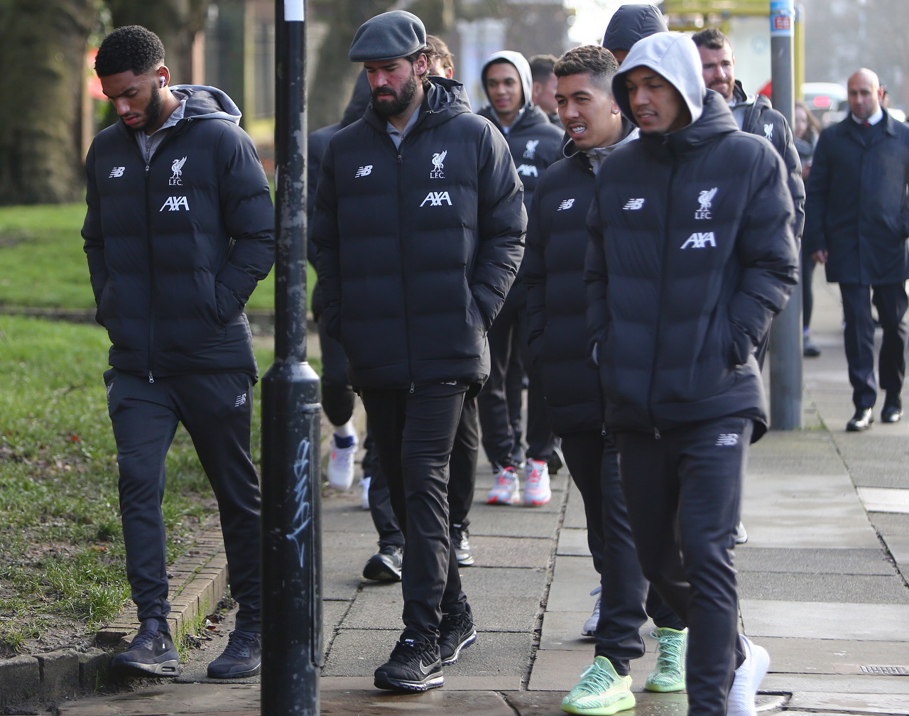 吉格斯：巴萨在2000年曾试图签下我，弗格森爵士让他们滚蛋（吉格斯：2000年巴萨曾求购我，弗格森当场断然回绝）